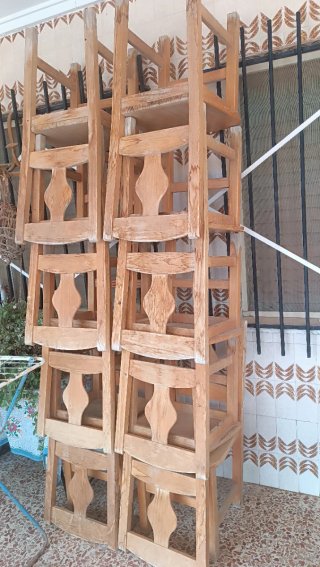 Mesa de madera maciza 3 metros de larga  + 8 silla