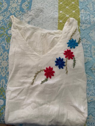 Salida de baño bordada flores y otra negra