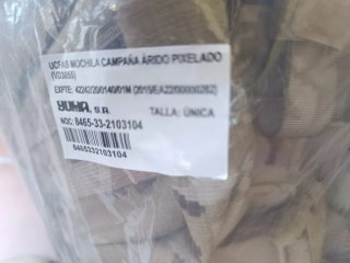 Mochila Altus árido pixelado con accesorios