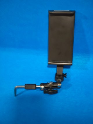Supporto per sassofono articolato per tablet/e-book/cellulare
