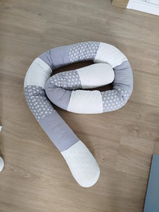 Cojín protector para cama infantil