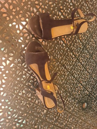 Sandalias tacón imitación madera negras