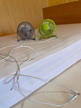 2 Ventiladores Pequeños USB (Gris y Verde)