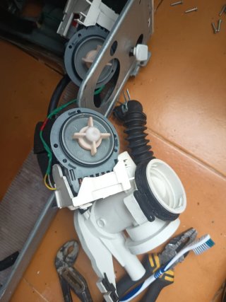 Reparación y mantenimiento de electrodomésticos.