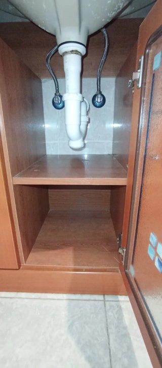 Mueble de baño + lavabo y grifo de Roca + espejo