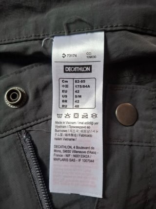 Pantaloni trekking uomo Quechua grigi