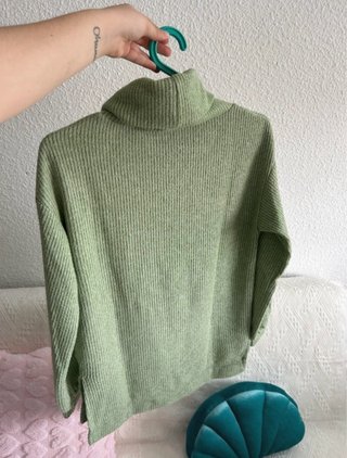 Jersey Stradivarius cuello alto verde Talla S
