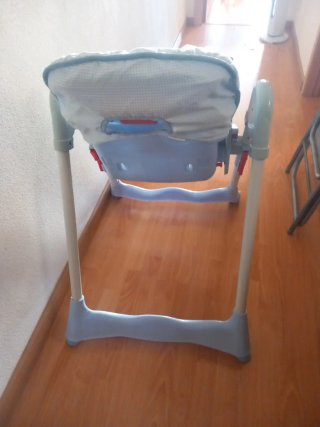 Trona de bebé azul con osito. Recoger en ALBATERA.