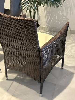 Mesa y 4 Sillas Terraza Mimbre y Cristal.