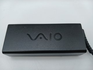 Cargador Sony VAIO VGP-AC19V35 19.5V 4.7A