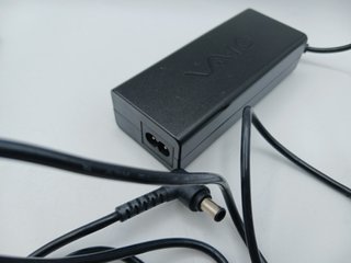 Cargador Sony VAIO VGP-AC19V35 19.5V 4.7A