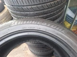 225 55 R17 97W Bridgestone - 1 neumático sin uso