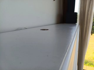 Mueble de salón madera maciza y cristal