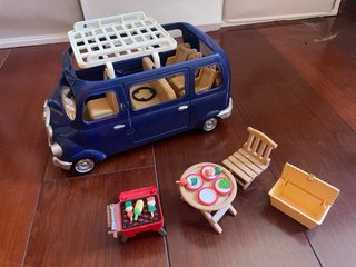Casita de muñecas con accesorios