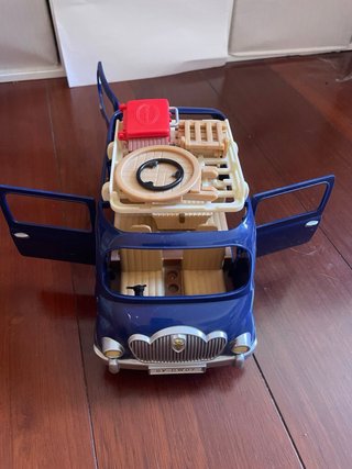 Casita de muñecas con accesorios