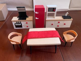 Casita de muñecas con accesorios
