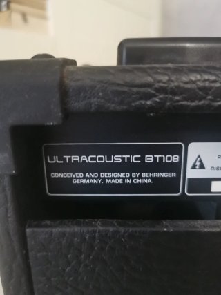 Amplificador Behringer Ultrabass BT108