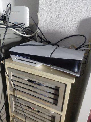 PS5 slim de disco + 2 MANDOS + 2 CASCOS OFICIALES