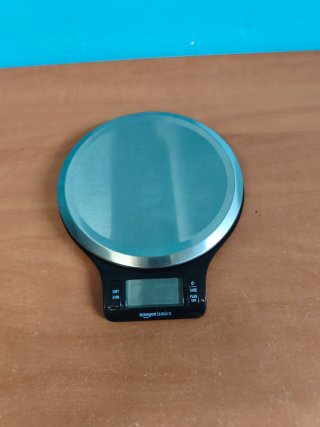 Báscula digital Amazon Basics