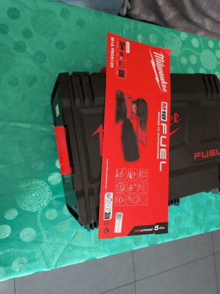 Milwaukee M18 FROS125 lijadora orbital
