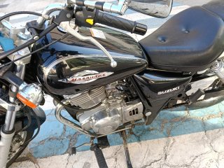 Suzuki Marauder 250 Negra