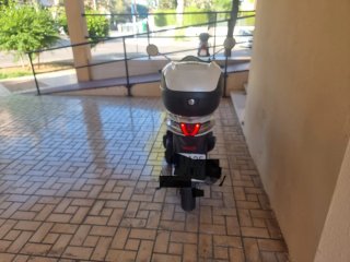Piaggio Liberty Scooter Blanca y Negra