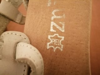 Sandalias de piel con tacón
