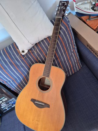 Guitarra Acústica Yamaha FG-TA Transacoustic
