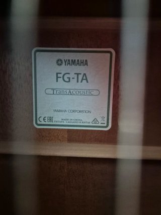 Guitarra Acústica Yamaha FG-TA Transacoustic
