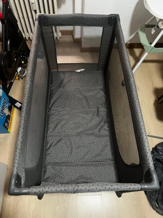 Cuna plegable Kindercraft gris + colchon Ikea