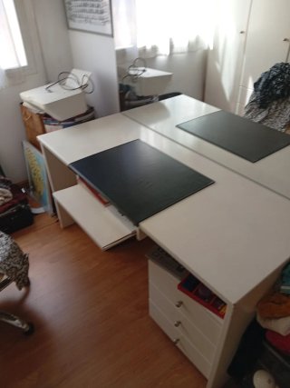 Mesa de estudio blanca