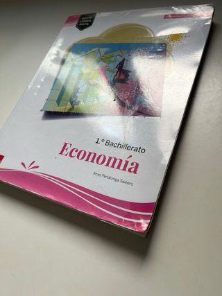 Libro de Economía de 1  de Bachillerato