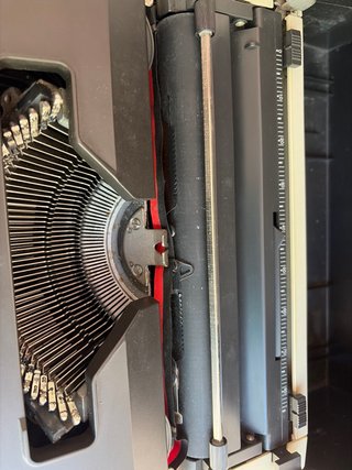 Máquina de escribir Olivetti Lettera 42