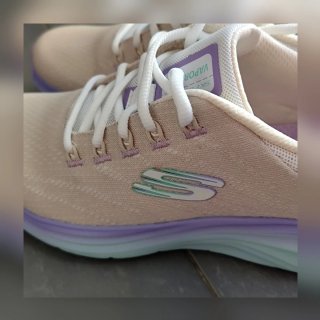 Zapatillas Skechers Beige y Morado
