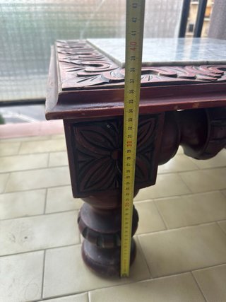 Mesa auxiliar vintage madera tallada mármol