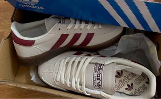Zapatillas Adidas ( no originales )