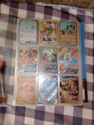 Lotto 157 Carte Pokemon + Raccoglitore