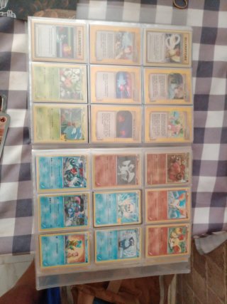 Lotto 157 Carte Pokemon + Raccoglitore