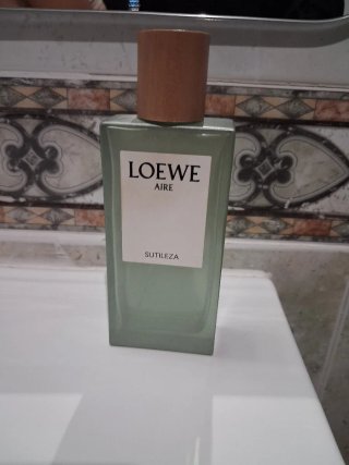 Botes vacíos Loewe y Valentino