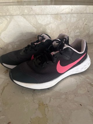 Zapatillas Nike Negras y Rosas