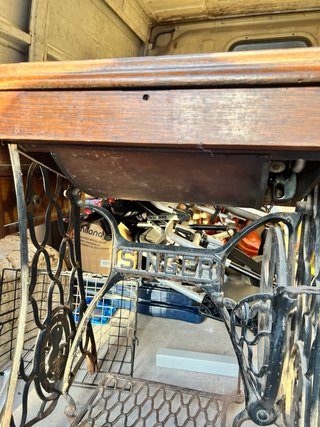 Máquina de coser SINGER antigua