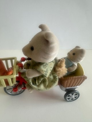 Sylvanian Families Mamá y Bebé en Carrito
