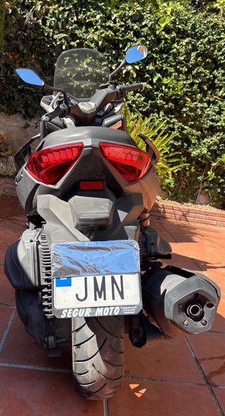 Yamaha XMAX 400 Maxi Scooter Gris