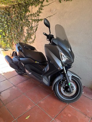 Yamaha XMAX 400 Maxi Scooter Gris
