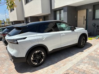 Nissan Qashqai bitono blanco-negro techo solar 25
