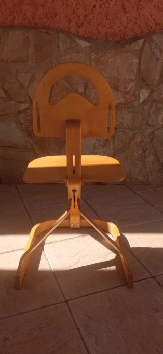 Silla adaptable de madera