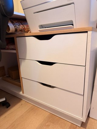 Escritorio en L blanco y madera