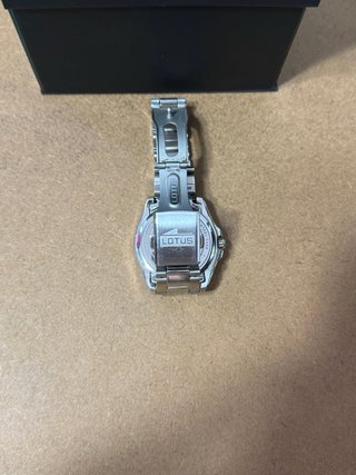 Reloj Lotus Plateado con esfera azul