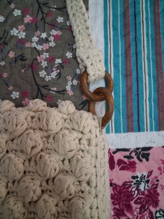 Bolso de crochet beige