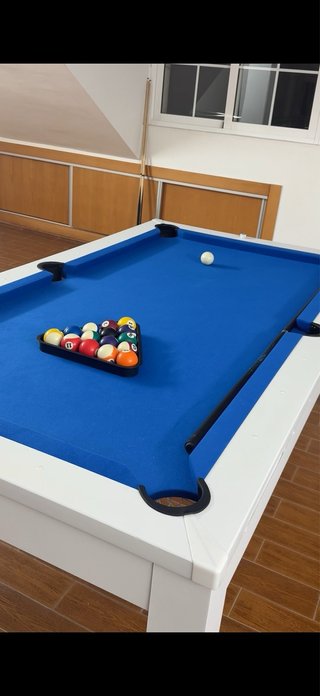 Mesa de billar blanca